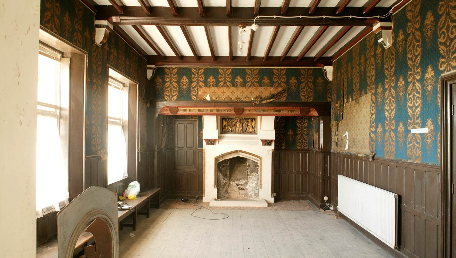 dining room before restoration 2001 16-9.jpg