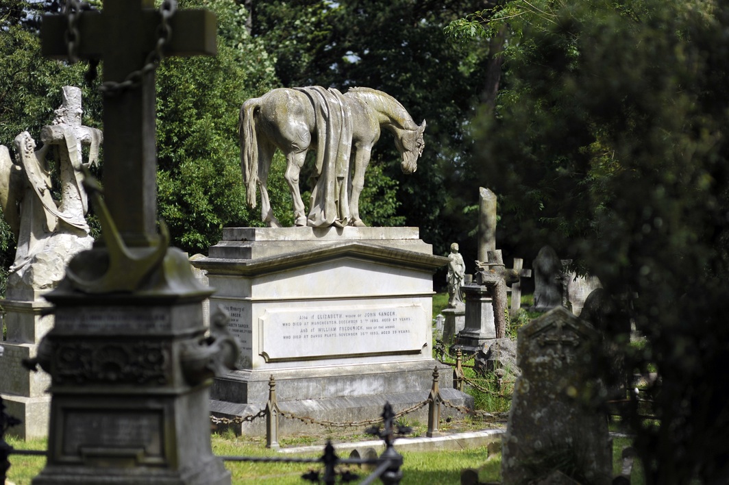 margate-cemetery---sangers-horse-full-l-from-town-guide-2013--resized.jpg