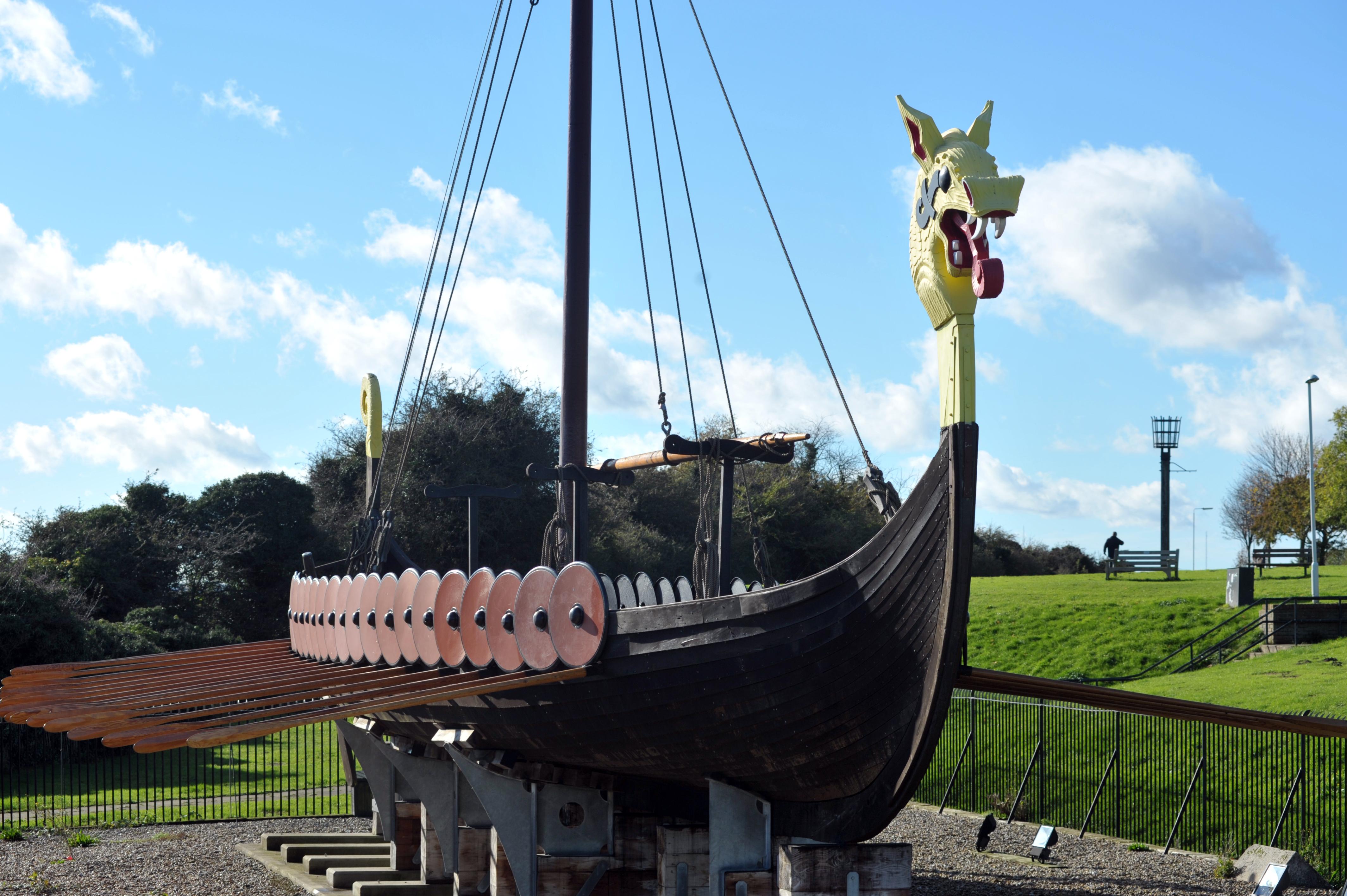 viking-ship-hugin-.jpg
