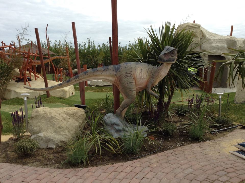 manston-golf-dino.jpg
