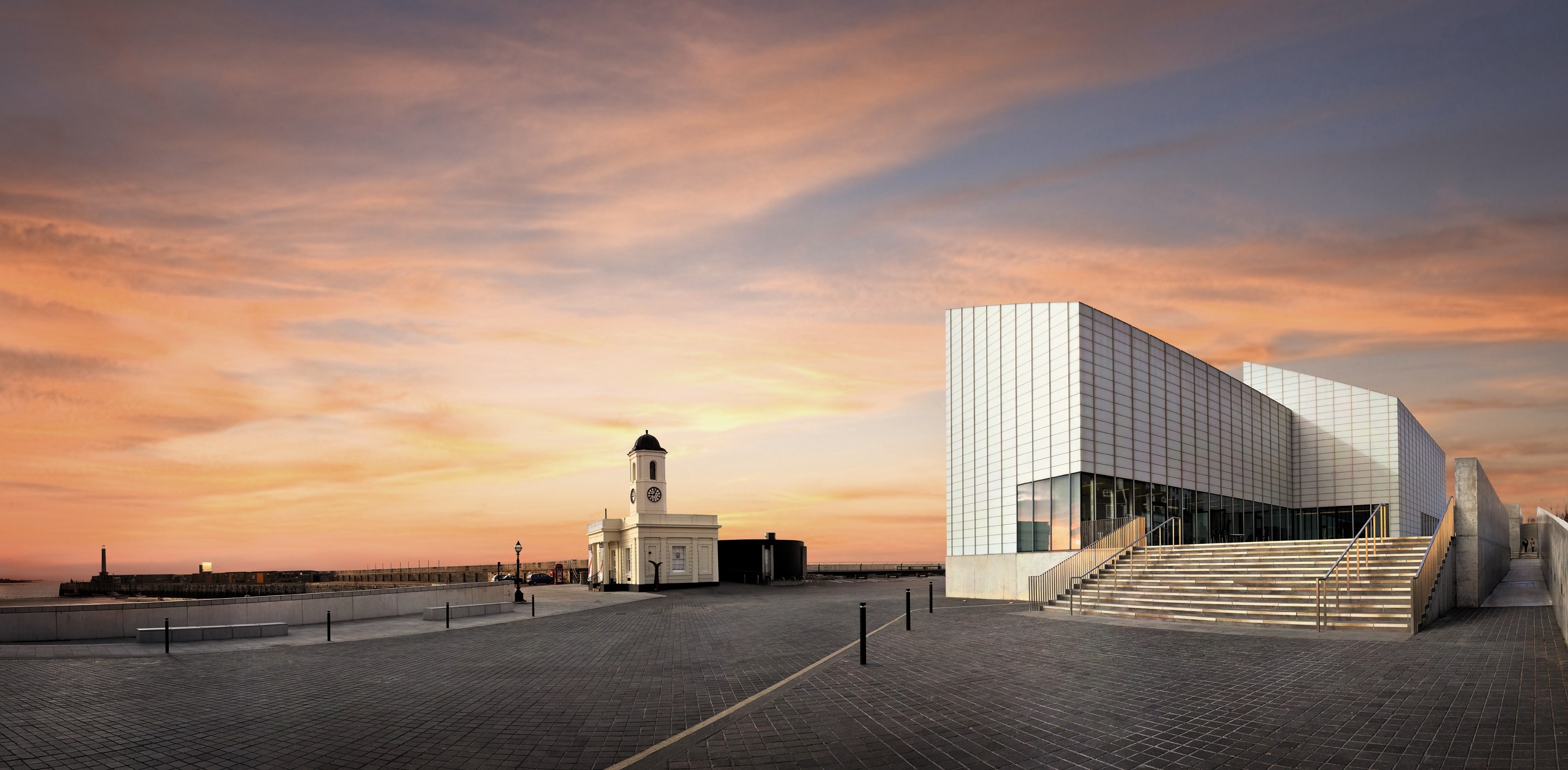 Turner Contemporary (Kent Contemporary) - landscape 5mb.JPG