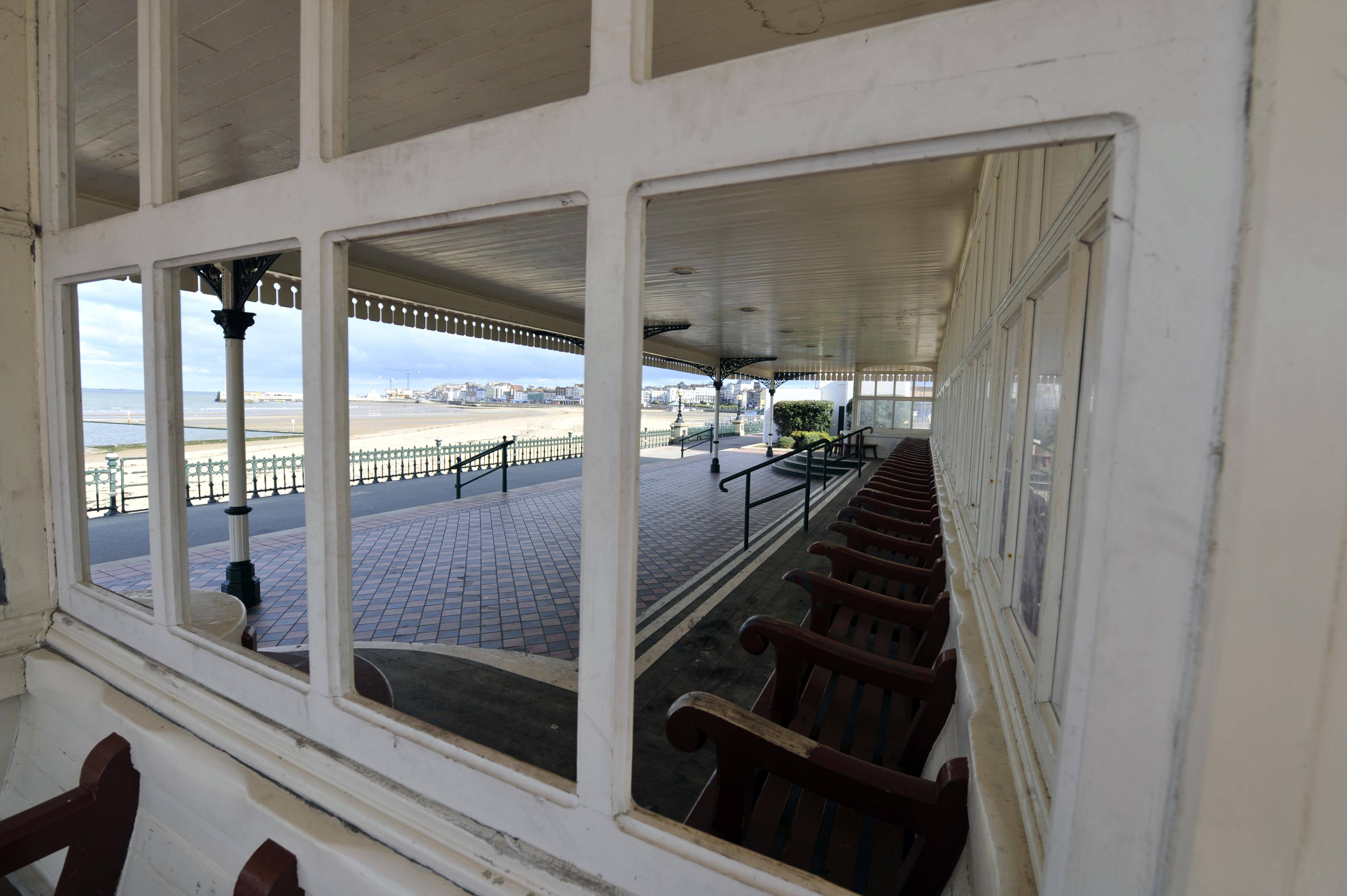 Nayland Rock Shelter, Margate 121119 TDC PP 004.JPG