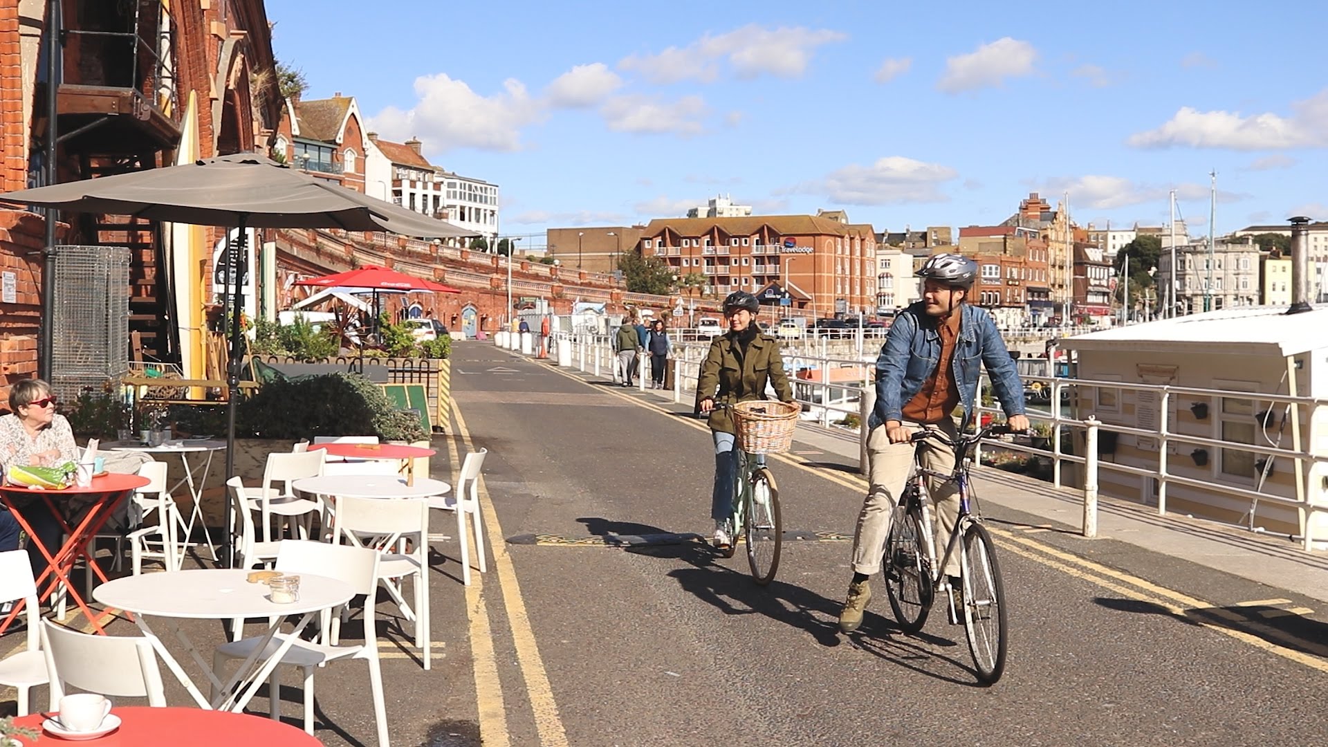 Cycling Sequence 02.00 02 34 01.Still033 (1)