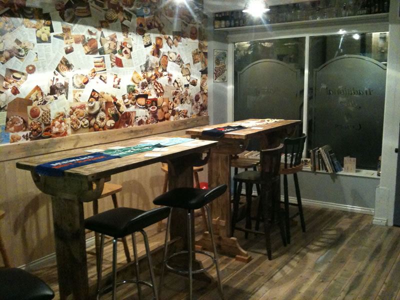 insideBakeandAlehouse.jpg